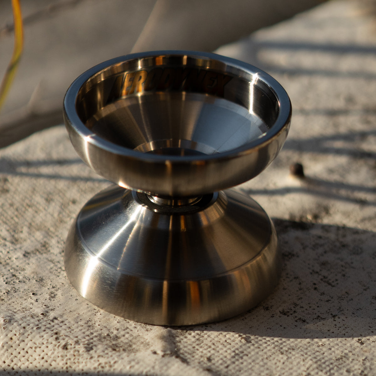 mowl Infiltrate Ti / Raw | Navy Gold Engrave
