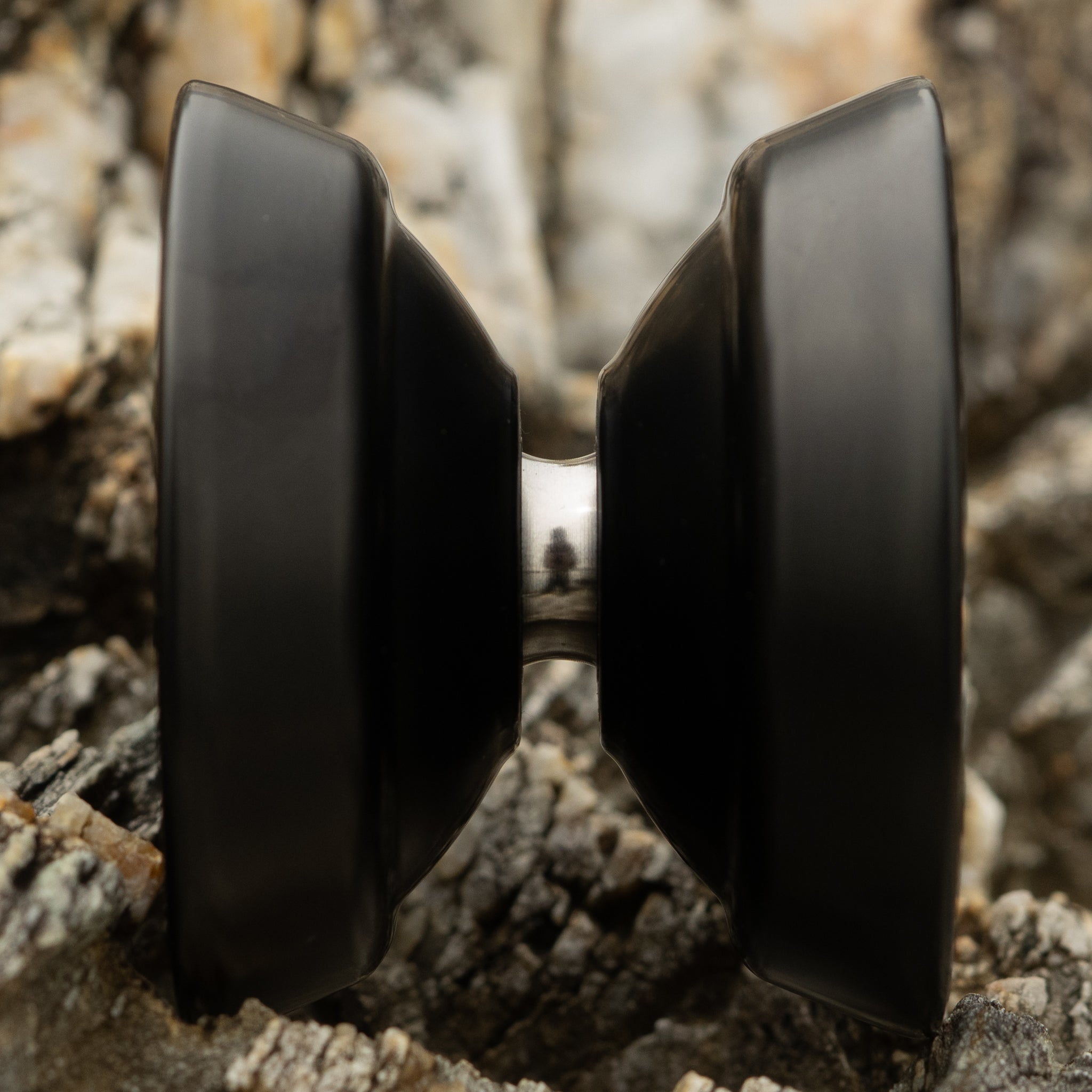 M Ti / Jet Black