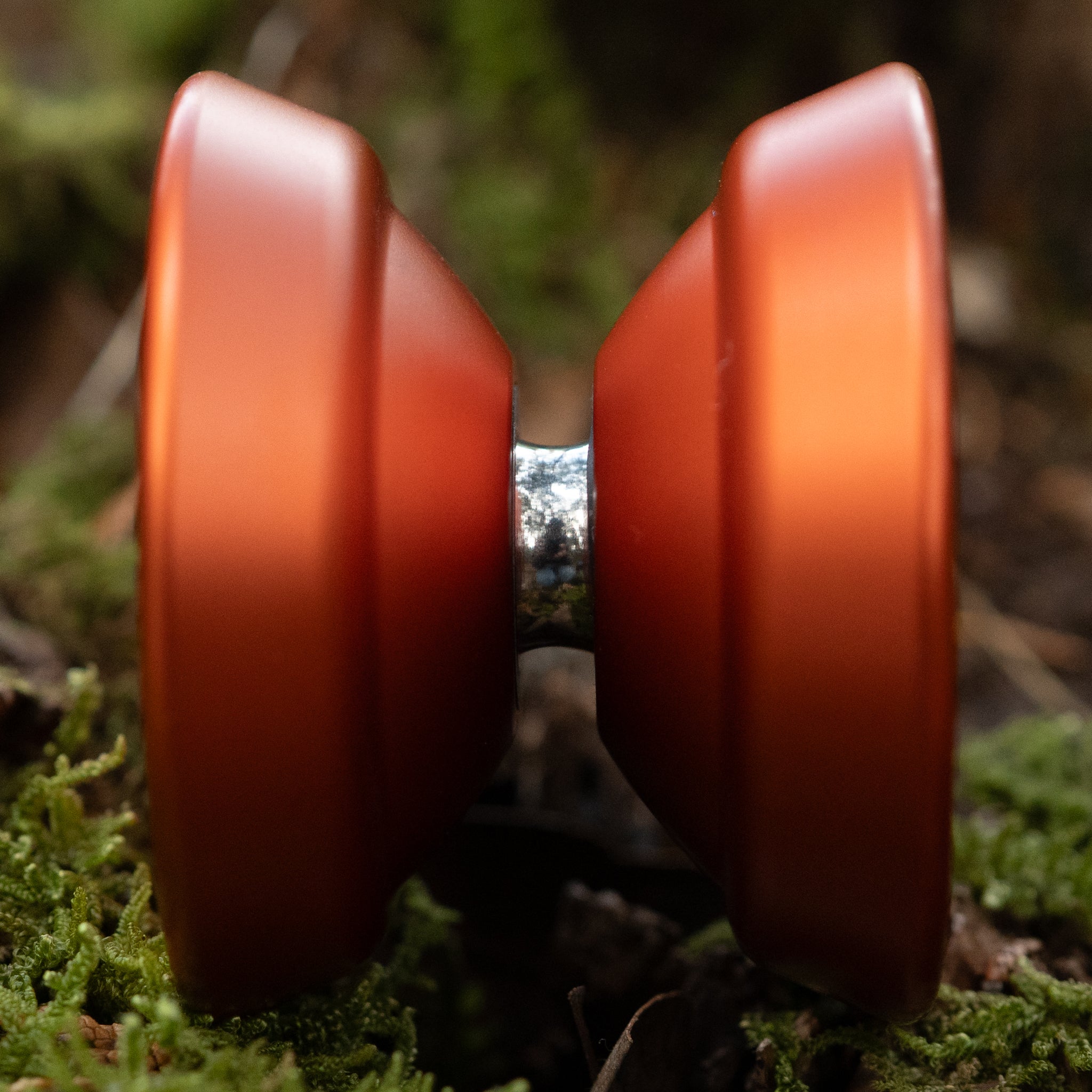 M / Orange