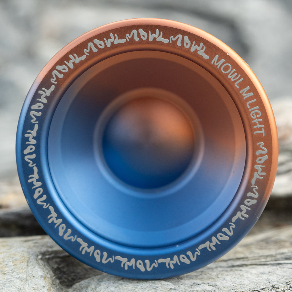 M Light Circle Logo / Solar Prism Fade