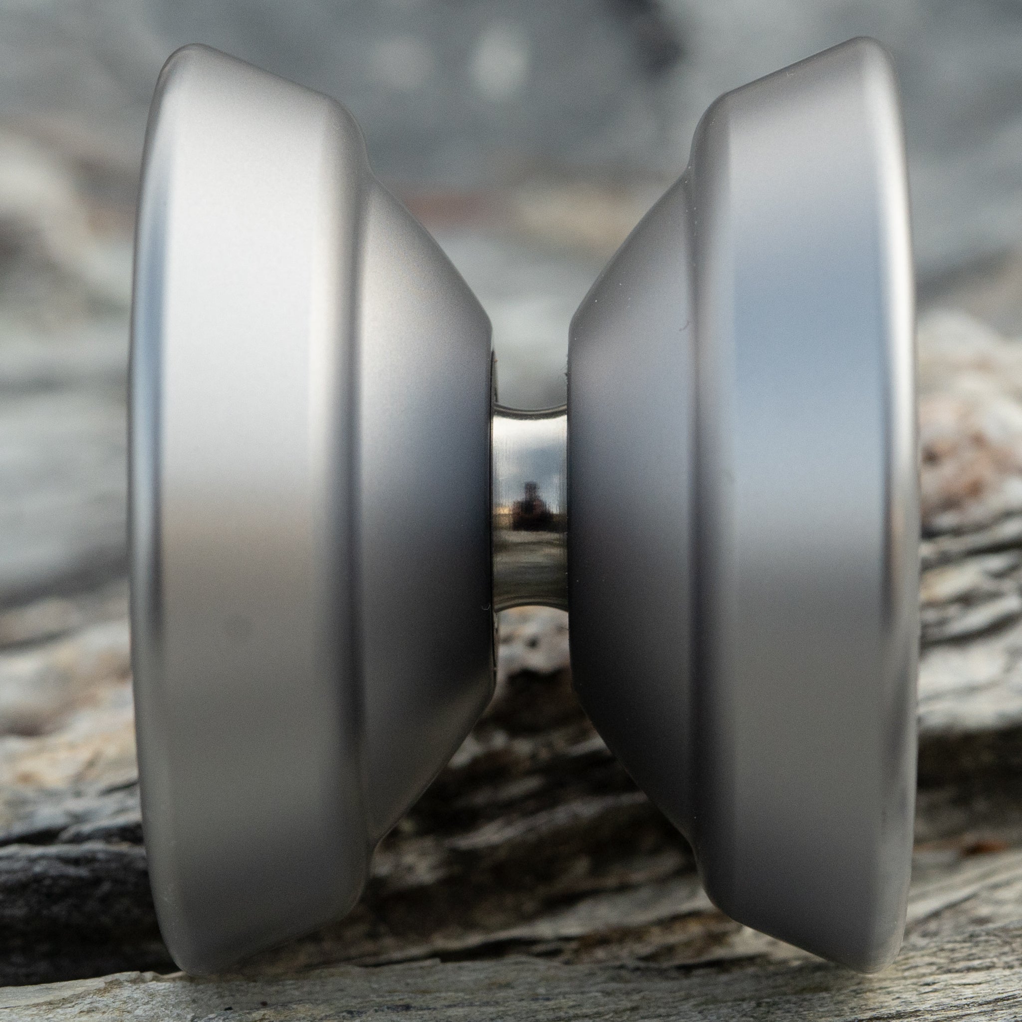 M Light Circle Logo / Blasted Silver