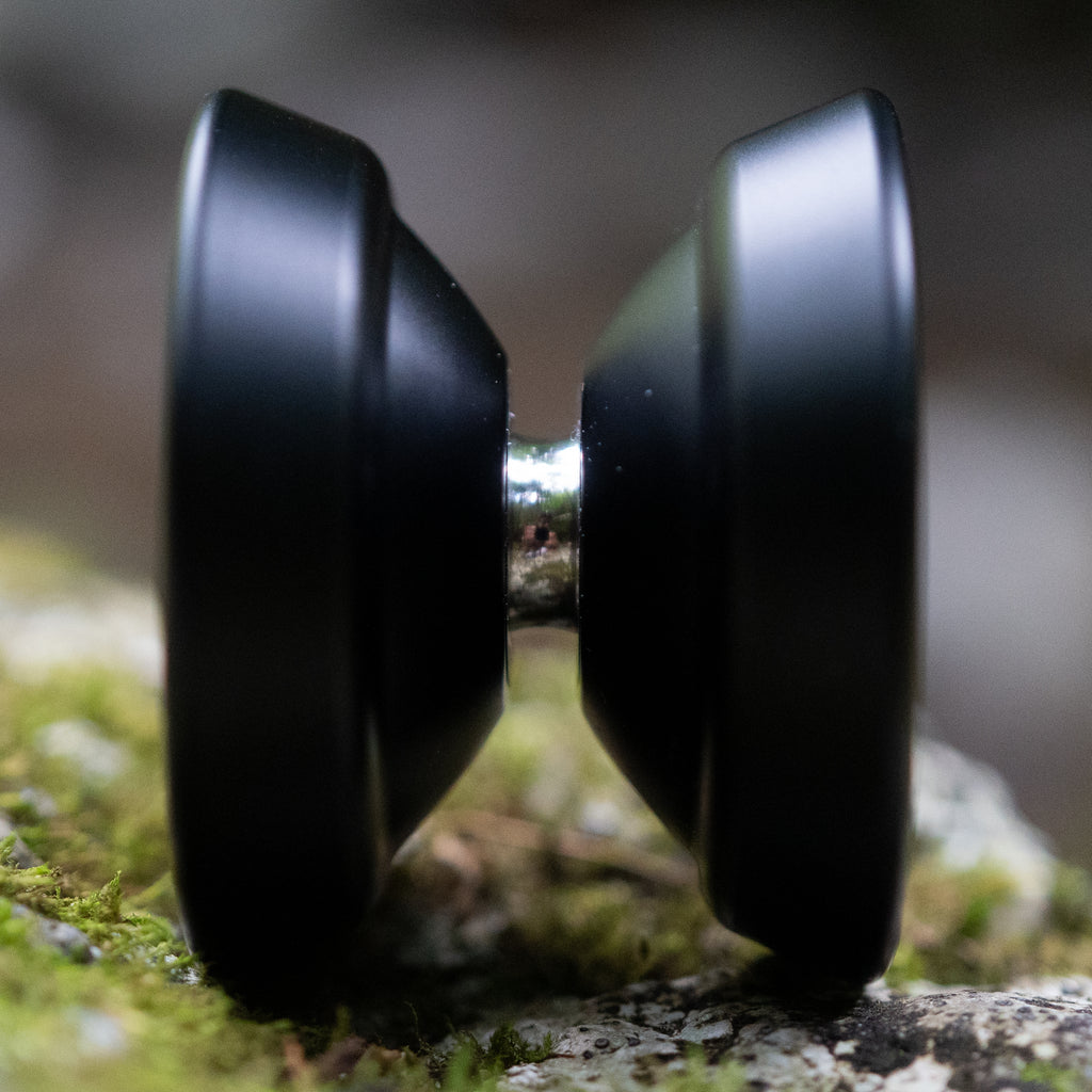 M Light / Black
