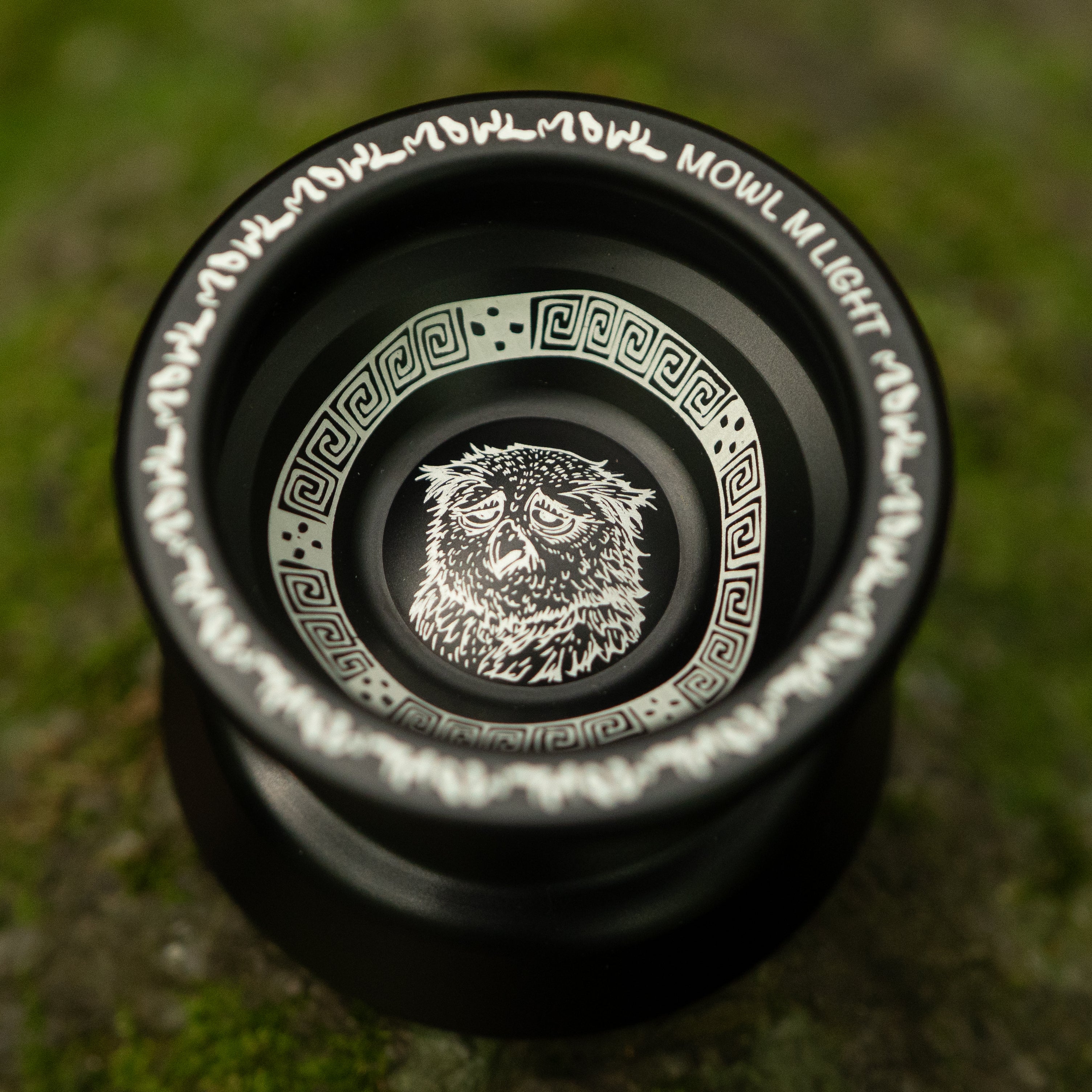 M Light / Black